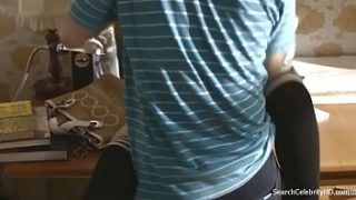Mengintip Kakak Mandi dengan Nafsu Membara
