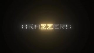 Terjebak dan Dipaksa Berbagi, Codi Vore Dibagi-bagi di Brazzers