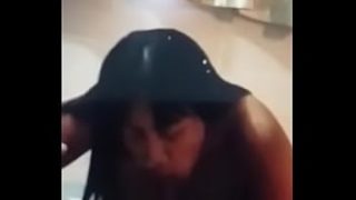 Mengisap kontol dengan penuh gairah