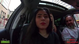Izabela Pimenta e Binho Ted: Desnudando-se no carro ao lado da Praça da Sé, no centro de São Paulo