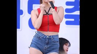 Gadis Korea yang menggoda dan memikat