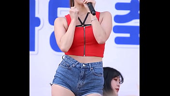 Gadis Korea yang menggoda dan memikat