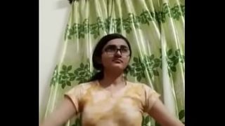 Desi bos seksi yang bikin panas