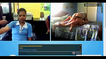 Gadis Indonesia menggoda di depan webcam