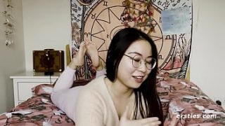 Gadis Tionghoa Imut Bergairah Membuat Video Masturbasi untuk Kami