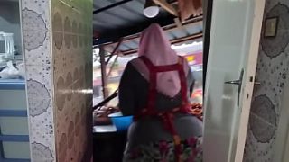 Nenek Muslim Indonesia Montok dan Menggairahkan