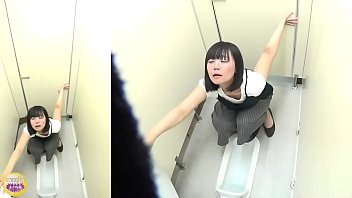 Menggairahkan: Orgasme Saat Buang Air Kencing ala Jepang 3