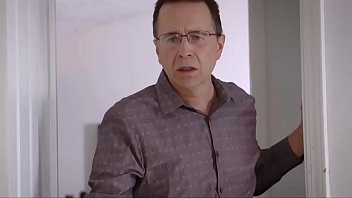 Menggoyang Ibu Tiri Seksi di Hari Ulang Tahunnya
