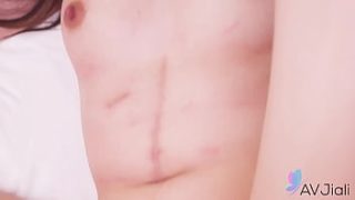 Ranako, gadis Tionghoa berambut panjang, bercinta liar dengan pacarnya.