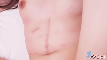 Ranako, gadis Tionghoa berambut panjang, bercinta liar dengan pacarnya.