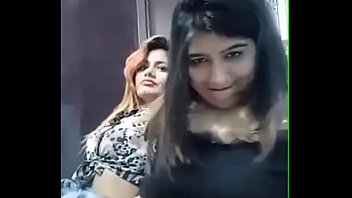 Gadis-gadis Desi yang menggoda dan penuh nafsu
