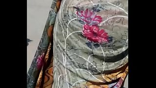 Goyang Pantat Seksi di Balik Sari