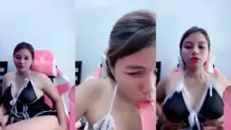 Marimar Kimmy Menggoda dengan Dildo Mango di Live yang Menggairahkan