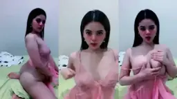 Pantat Montok dan Payudara Menggoda Bikin Host Ganteng Ini Tak Kuasa Menahan Nafsu