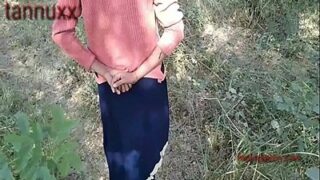 Video panas pasangan India liar di alam terbuka