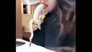 Monica Adhea, Model Indonesia yang Menggoda dengan Mulut Panas dan Nafsu Membara