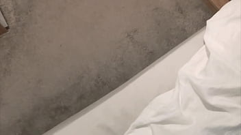 Mertua Mengintip Aksi Mesra Kami di Balik Pintu