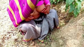 मेरी सास को खेत में चोदने का वायरल वीडियो