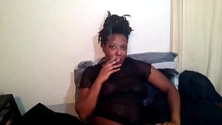 Sesi Panas di Kat’s Playhouse: Tonton Aku Dihajar Gila oleh Cowok Kulit Putih di Live Chat Grup