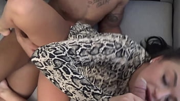 المساعدة الشقراء تستسلم للقضيب الأسود الكبير – سكس مترجم – نيك عنيف ومشاهد جنسية عربية مثيرة
