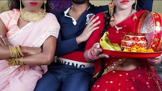 Gairah Malam Karwa Chauth: Rayuan Panas Istri Desi yang Menggoda