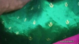 Bhabhi India panas digoyang keras sampai meraung-raung.
