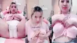 Cici Cantik Meraba-raba Vagina Terbuka Lebar