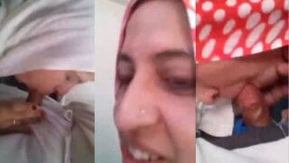Gadis Berjilbab Mengisap Kontol Dosen dalam Video Mesum Pakistan