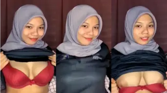 Rista Berjilbab dengan Payudara Mulus Menggoda