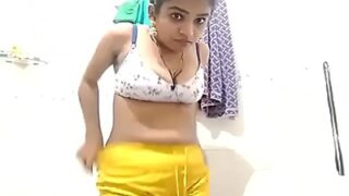 Video panas wanita Patna mandi di kamar mandi