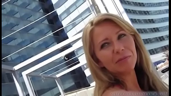 Gadis Blonde Barat dan Pria Tionghoa dalam Aksi Panas