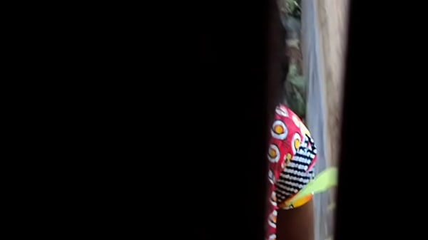 Desi Mengencingi dan Buang Air Kecil 4.AVI