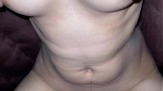 Bhabhi Panas Menggoda Dihantam di Balik Selimut Tebal Musim Dingin