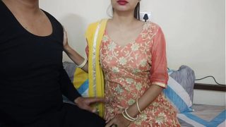भाई का लंड चूसते हुए बहन की गहरी आवाज में मज़ा
