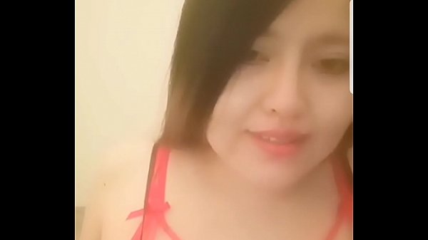 Gadis Oriental yang Menggoda