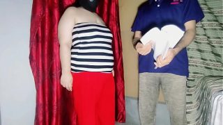 Wanita Muslim BBW berhubungan intim anal dengan petugas kantor untuk sambungan meteran, gaya doggy dengan suara audio Hindi yang jelas