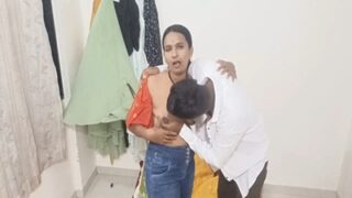 Bhabhi panas merekam adegan mesum dengan Devar yang tak sabar