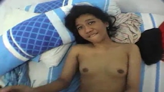 Gadis Kampus Seksi yang Lagi Belajar Anal