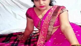 Suami menggoda istri di depan kamera live dan menidurinya dengan liar