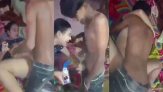 Video panas adik tiri dan kakak tiri bercinta dengan minyak kelapa