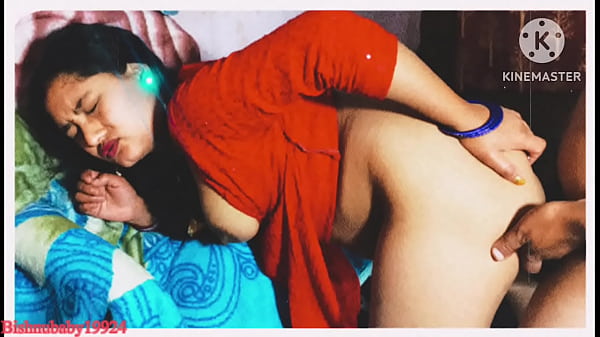 Pacar Tersepong dengan Gaya Desi yang Menggoda