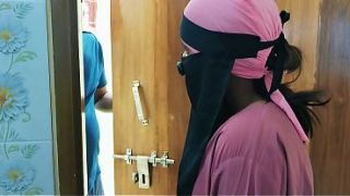 Adik Tiri Hijabers Seksi dari Kampus Ngentot di Kamarku
