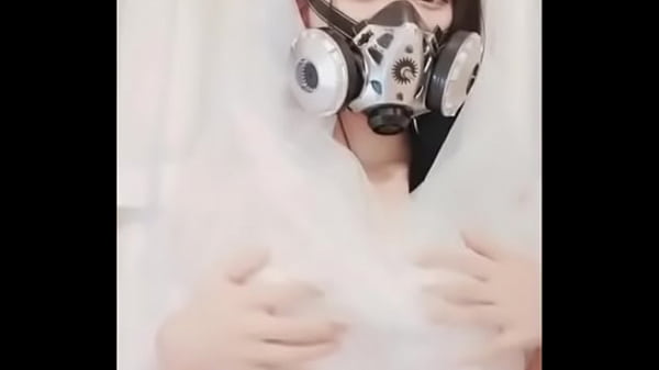 Gadis Tionghoa Menggoda Memek Lezat dengan Dildo