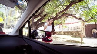 Gak ada duit buat bayar study tour, tapi abang ipar gue yang baik hati, selain jemputin, kasih kerjaan juga biar bisa bayar