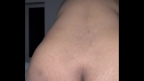 Desi menunggang dengan nafsu liar