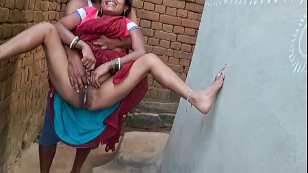 Wanita Desa India dengan Kemaluan Besar