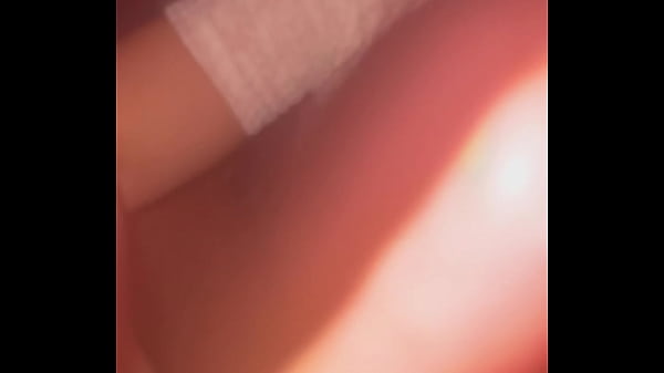 Cewek oriental seksi dengan tubuh yang menggoda