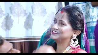Birahi Tersembunyi – Bhabhi India Menggoda Suami dengan Sari dan Rayuan Mesra