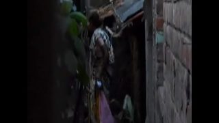 Desi Kencing dan Pipis Panas