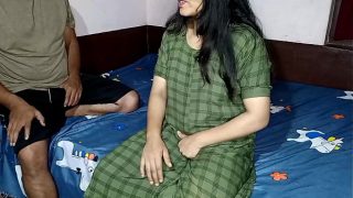 Bapak tak mampu memuaskan, jadi ibu tiri jadi pelacur buat anaknya
